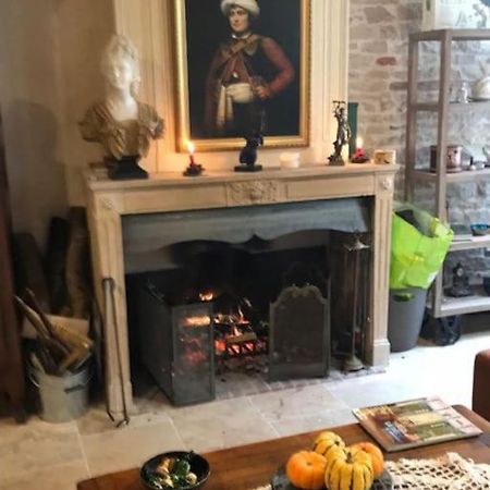 La Maison De Lea, Chambres D'Hotes De 14 Couchages Tournus Esterno foto