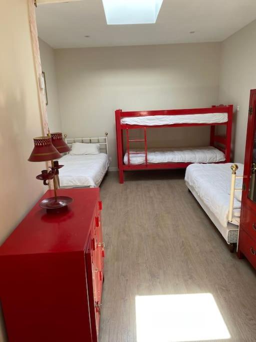 La Maison De Lea, Chambres D'Hotes De 14 Couchages Tournus Esterno foto