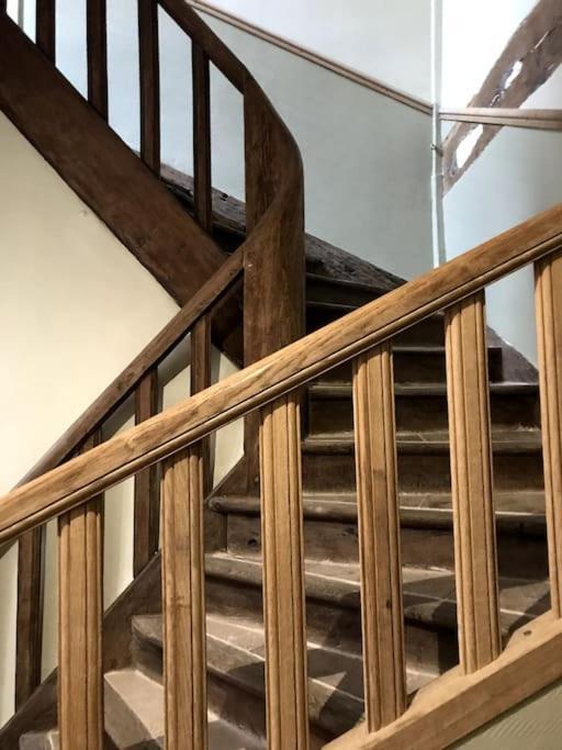 La Maison De Lea, Chambres D'Hotes De 14 Couchages Tournus Esterno foto