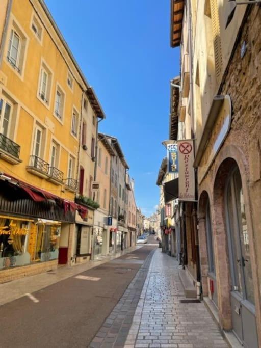 La Maison De Lea, Chambres D'Hotes De 14 Couchages Tournus Esterno foto